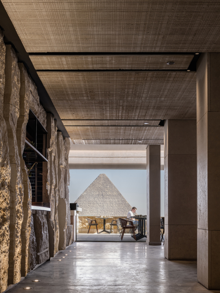  Khufu's Restaurant: An Excellence Among the Pyramids of Giza